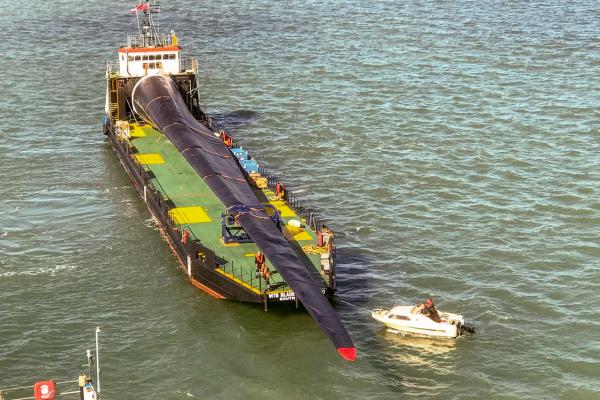Motor boat rescued by Bladerunner