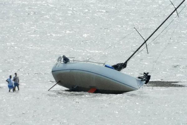 Yacht aground on Calshot Spit